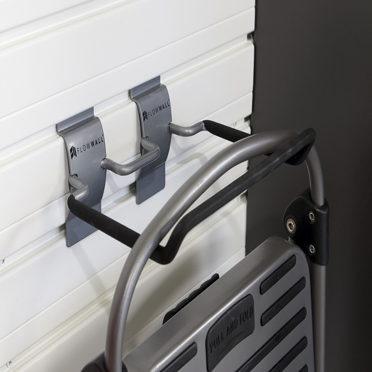 Flow Wall 12 Piece Dream Garage - Graphite/White